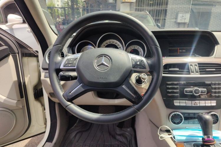 Used Mercedes-Benz C-Class 2011 C 200 CGI Elegant Model Steering Wheel