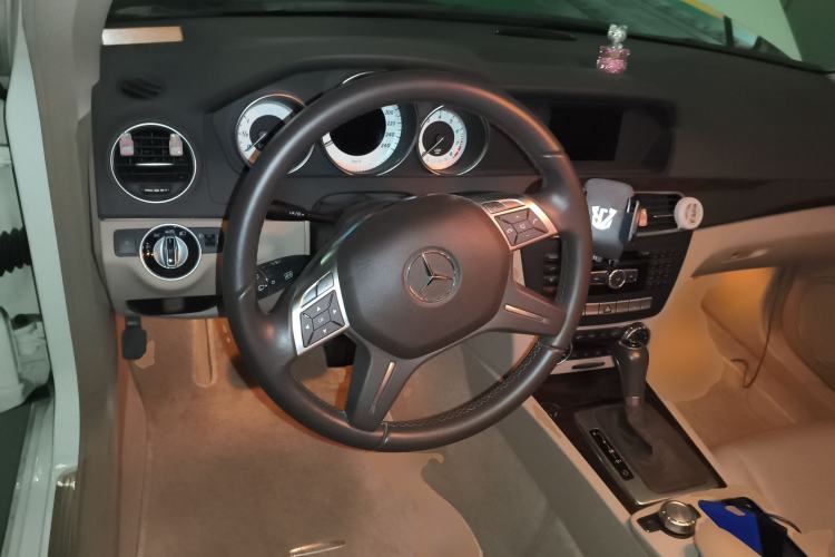 Used Mercedes-Benz C-Class 2011 C 200 CGI Elegant Model Steering Wheel