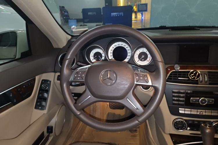 Used Mercedes-Benz C-Class 2011 C 200 CGI Elegant Model Steering Wheel