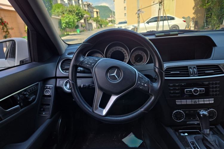 Used Mercedes-Benz C-Class 2011 C 260 CGI Fashion Model Steering Wheel