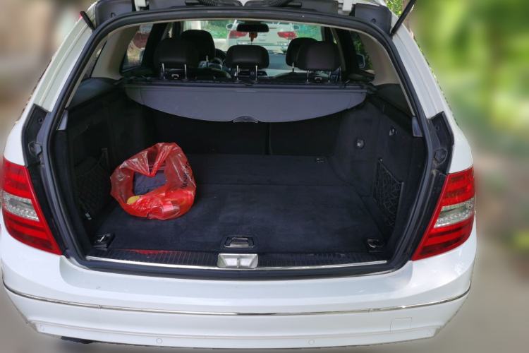 Used Mercedes-Benz C-Class 2011 C 200 Fashion Travel Edition Trunk