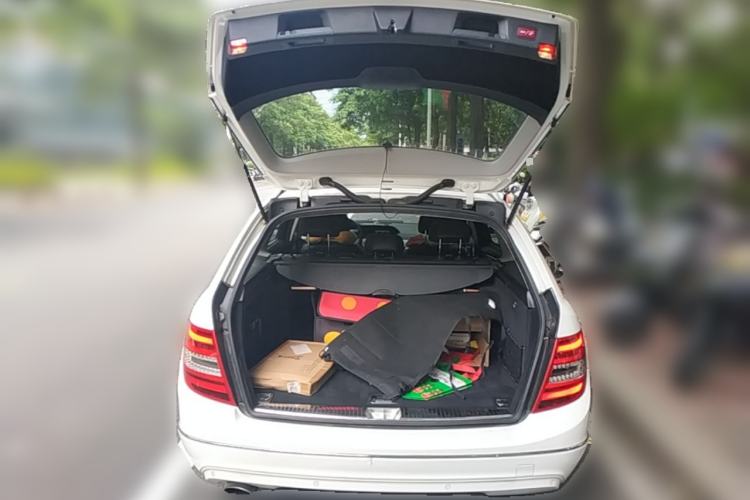 Used Mercedes-Benz C-Class 2011 C 200 CGI Fashion Model Trunk
