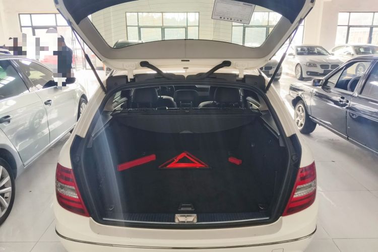 Used Mercedes-Benz C-Class 2011 C 200 Fashion Travel Edition Trunk