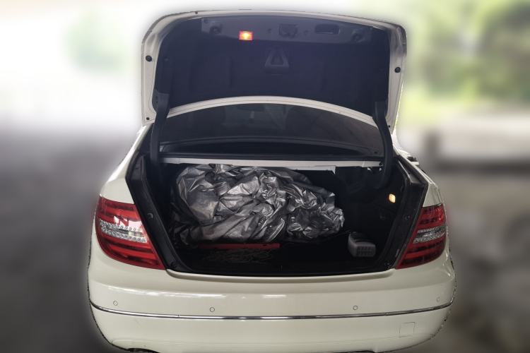 Used Mercedes-Benz C-Class 2011 C 200 CGI Fashion Model Trunk