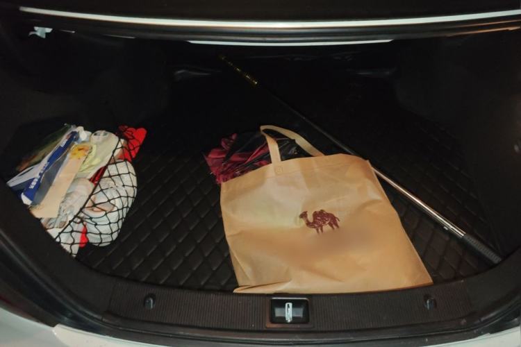 Used Mercedes-Benz C-Class 2011 C 200 CGI Fashion Model Trunk