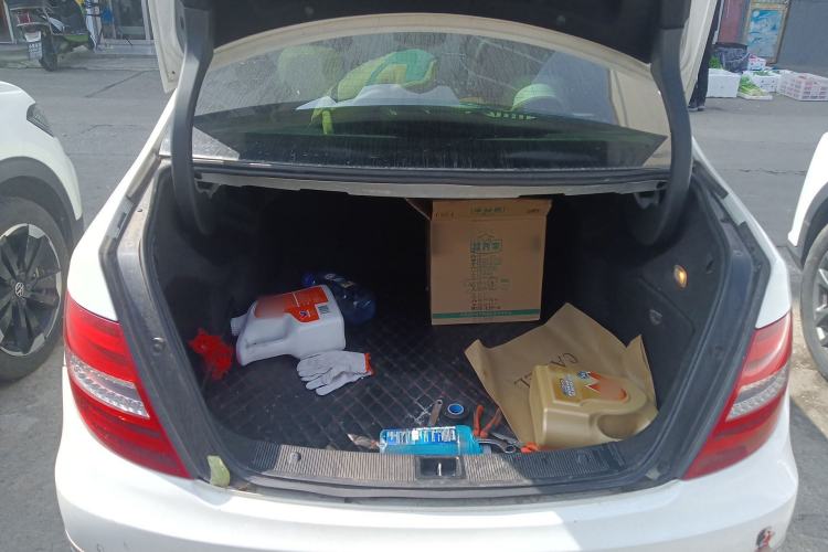 Used Mercedes-Benz C-Class 2011 C 200 CGI Fashion Model Trunk