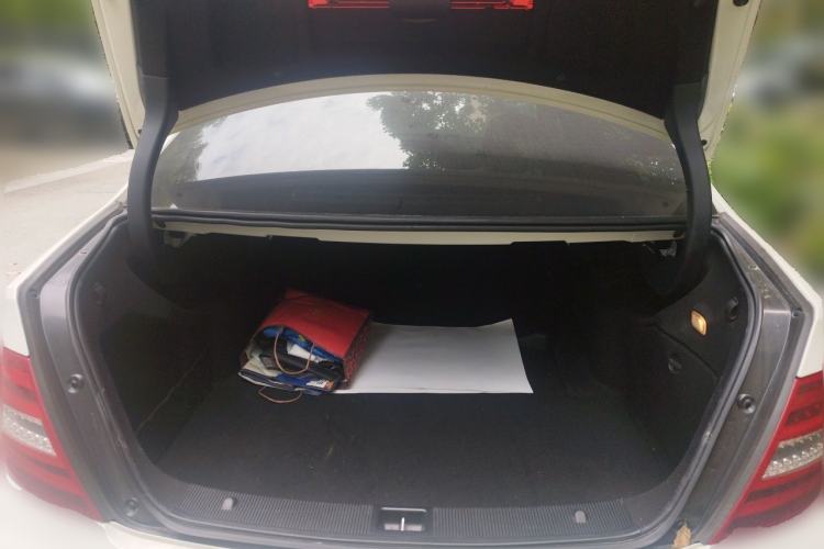 Used Mercedes-Benz C-Class 2011 C 200 CGI Fashion Model Trunk