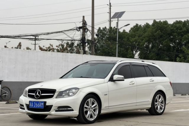 Used Mercedes-Benz C-Class 2011 C 200 Fashion Travel Edition