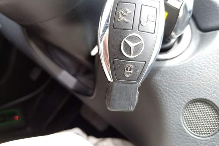 Used Mercedes-Benz C-Class 2011 C 200 Fashion Travel Edition Vehicle Key