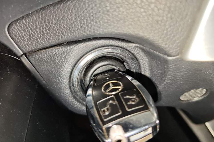 Used Mercedes-Benz C-Class 2011 C 200 Fashion Travel Edition Vehicle Key