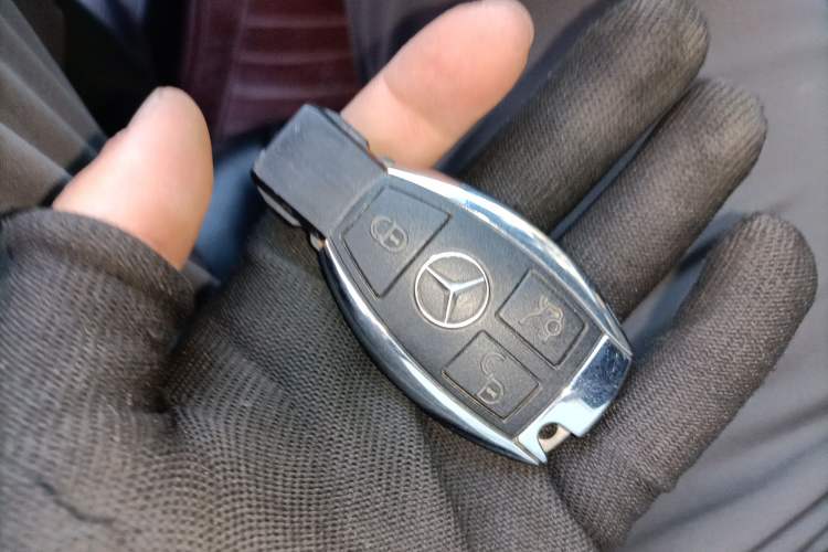Used Mercedes-Benz C-Class 2011 C 200 Fashion Travel Edition Vehicle Key