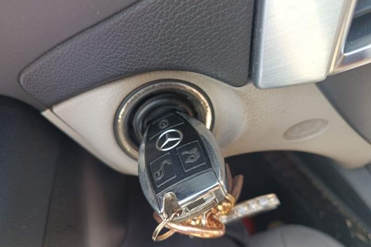 Used Mercedes-Benz C-Class 2011 C 200 Fashion Travel Edition Vehicle Key