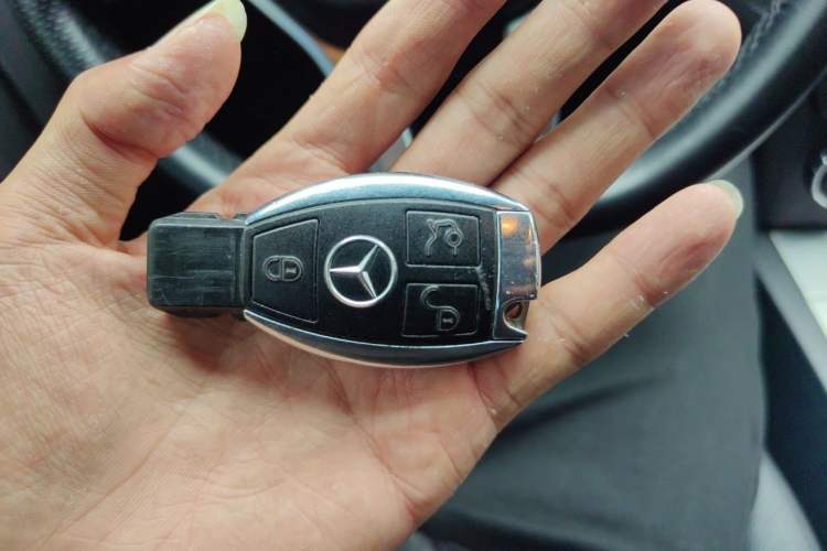 Used Mercedes-Benz C-Class 2011 C 200 Luxury Sport Touring Edition Vehicle Key