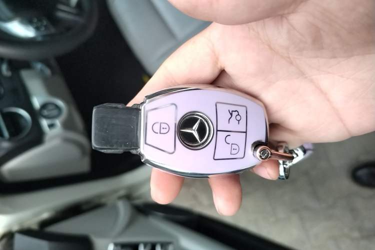 Used Mercedes-Benz C-Class 2011 C 200 CGI Fashion Model Vehicle Key