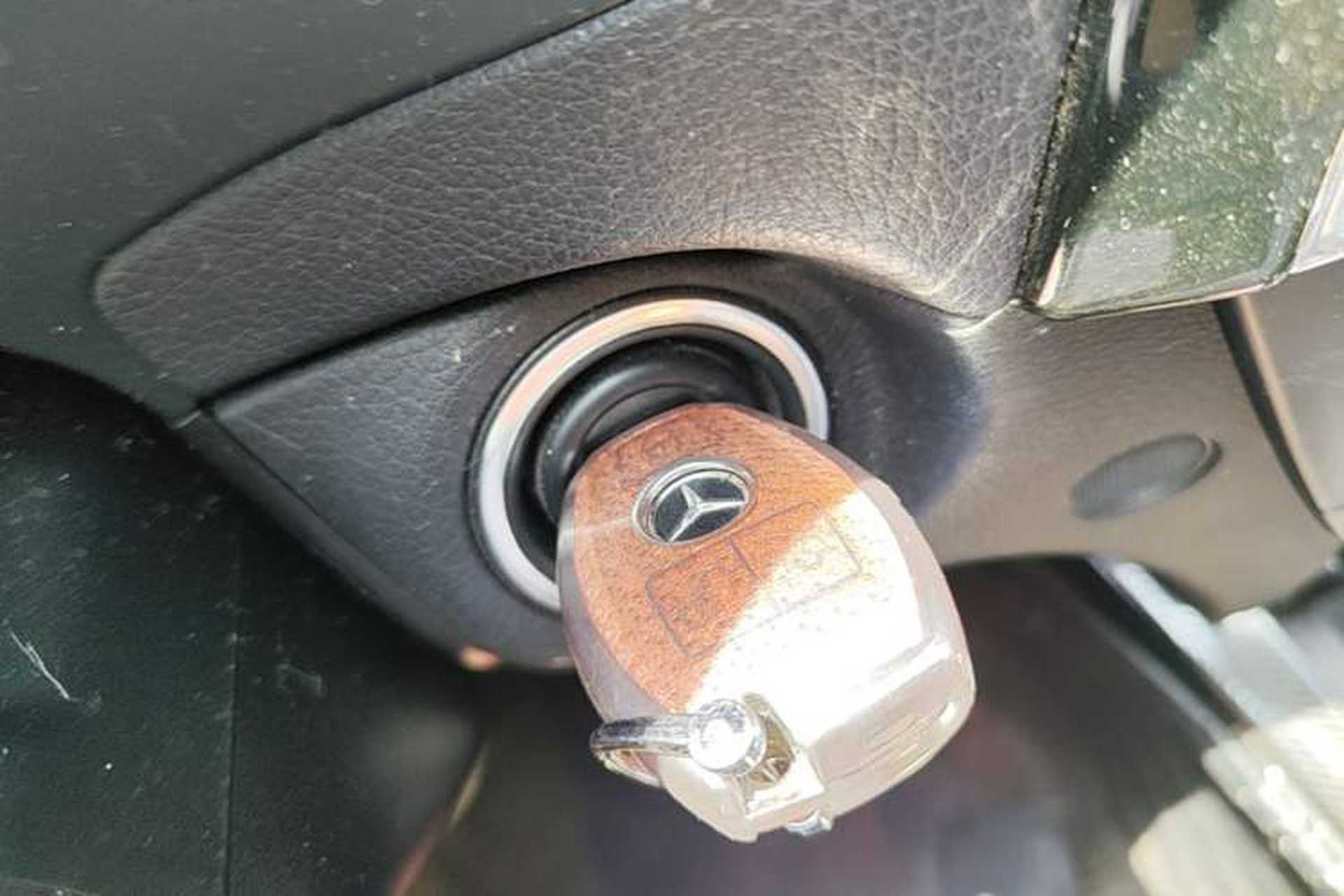 Used Mercedes-Benz C-Class 2011 C 300 Fashion Model Vehicle Key