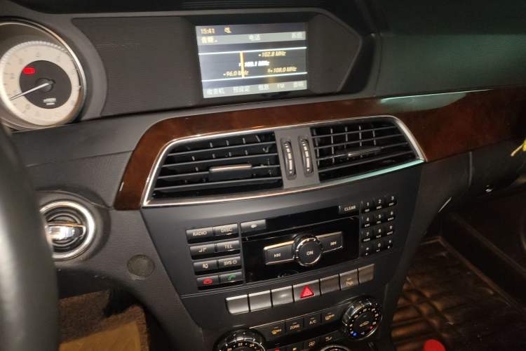 Used Mercedes-Benz C-Class 2011 C 200 CGI Elegant Model Audio And AC Panel