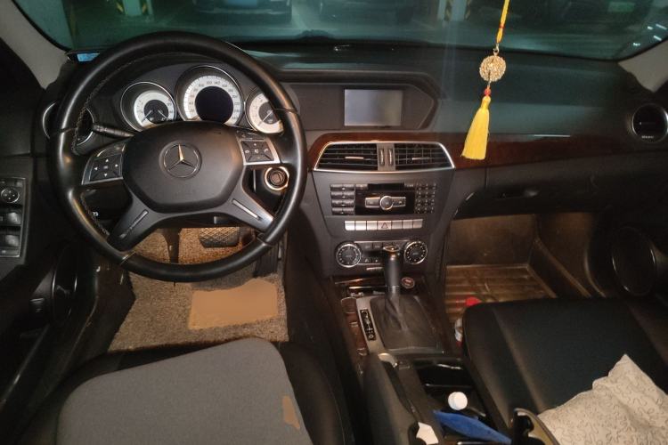 Used Mercedes-Benz C-Class 2011 C 200 CGI Elegant Model Center Console