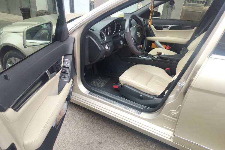 Used Mercedes-Benz C-Class 2011 C 200 CGI Fashion Model Driver Seat