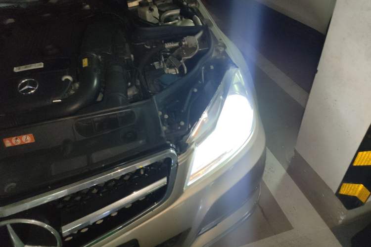 Used Mercedes-Benz C-Class 2011 C 200 CGI Elegant Model Engine Bay Left