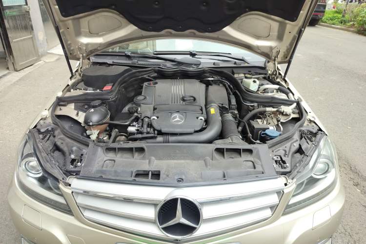Used Mercedes-Benz C-Class 2011 C 200 CGI Fashion Model Engine Bay