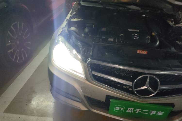 Used Mercedes-Benz C-Class 2011 C 200 CGI Elegant Model Engine Bay Right