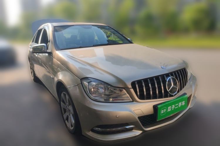 Used Mercedes-Benz C-Class 2011 C 180K Classic model Front Right 45 Deg