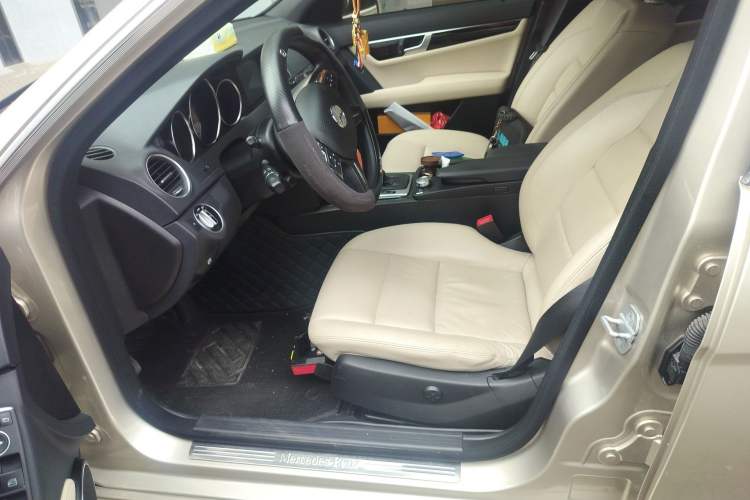 Used Mercedes-Benz C-Class 2011 C 200 CGI Fashion Model Left Front Seat