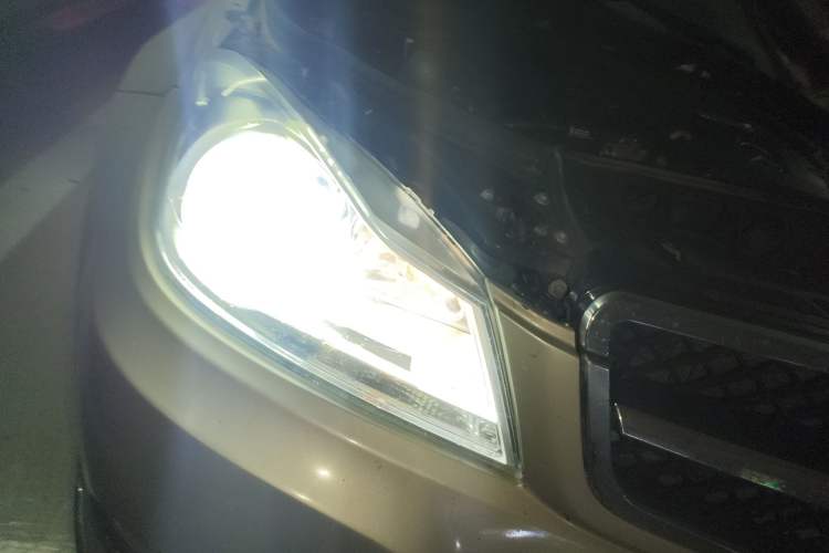 Used Mercedes-Benz C-Class 2011 C 200 CGI Elegant Model Right Front Headlight