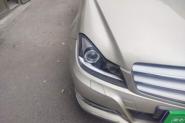 Used Mercedes-Benz C-Class 2011 C 200 CGI Fashion Model Right Front Headlight