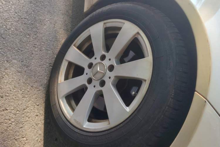 Used Mercedes-Benz C-Class 2011 C 180K Classic model Right Front Wheel Hub