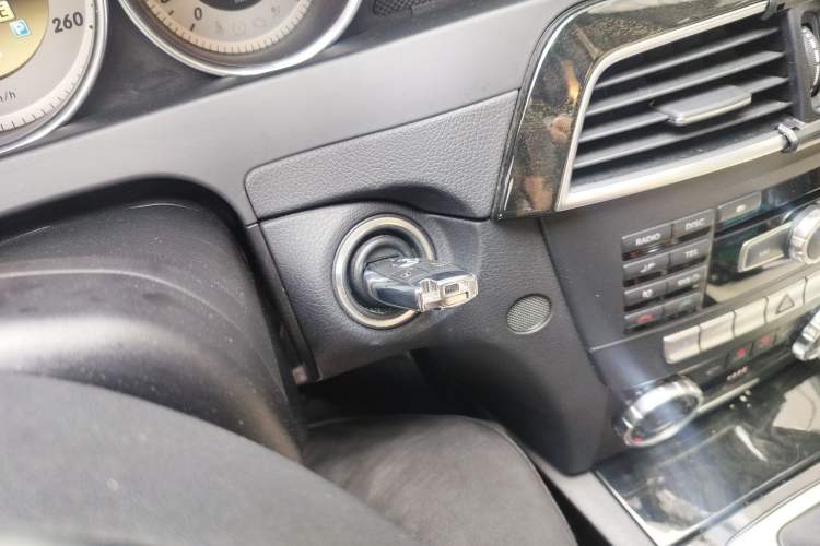 Used Mercedes-Benz C-Class 2011 C 200 CGI Fashion Model Vehicle Key