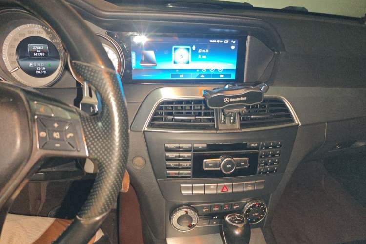 Used Mercedes-Benz C-Class 2013 C 180 Coupe Audio And AC Panel