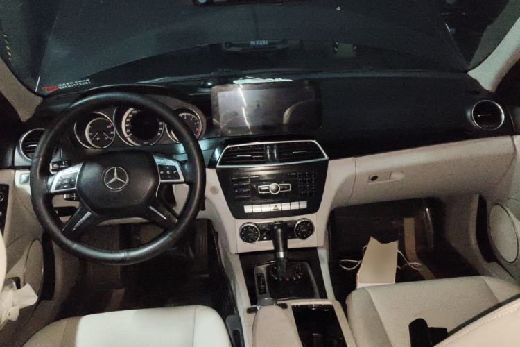 Used Mercedes-Benz C-Class 2013 C 180 CGI Classic Center Console