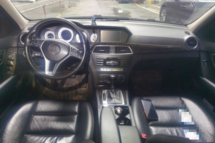 Used Mercedes-Benz C-Class 2013 C 260 CGI Fashion Model Center Console