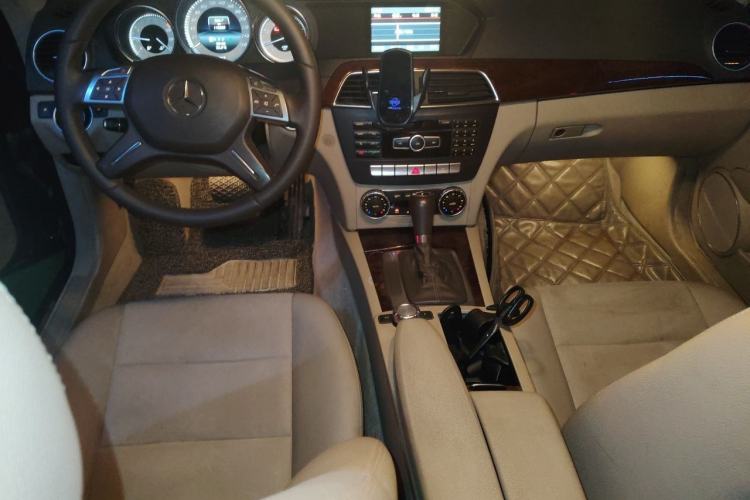 Used Mercedes-Benz C-Class 2013 C 260 Elegant Grand Edition Center Console