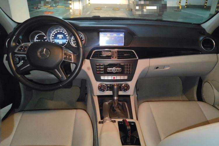 Used Mercedes-Benz C-Class 2013 C 180 Classic Grand Edition Center Console