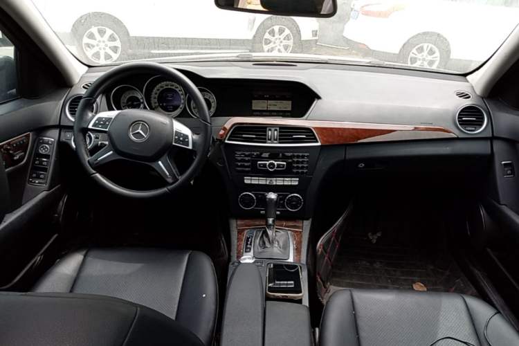 Used Mercedes-Benz C-Class 2013 C 260 CGI Elegant Model Center Console