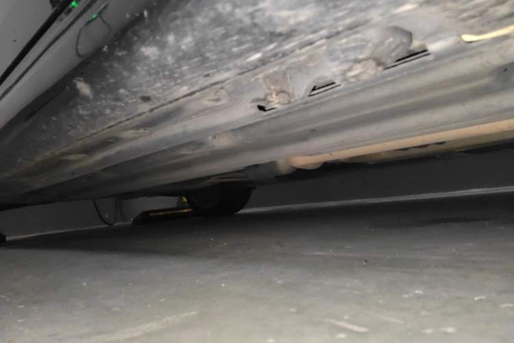Used Mercedes-Benz C-Class 2013 C 180 Classic Grand Edition Chassis Front Right