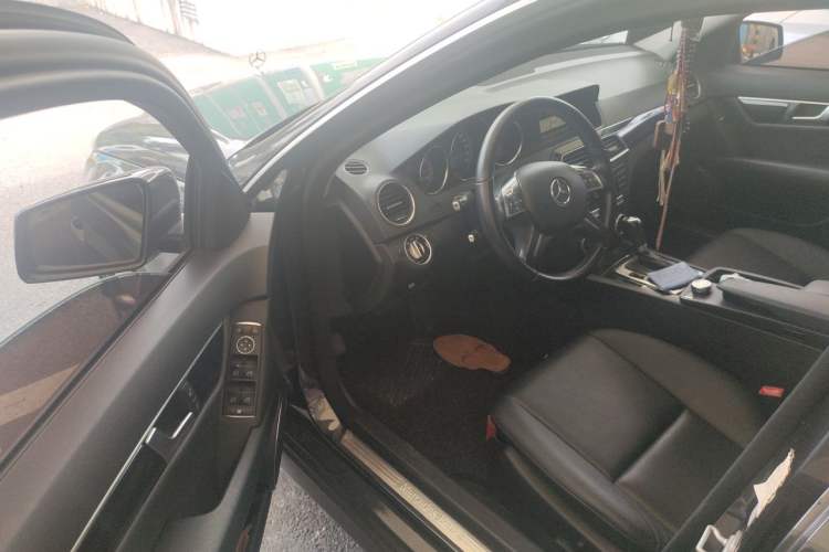 Used Mercedes-Benz C-Class 2013 C 180 Classic Grand Edition Driver Seat