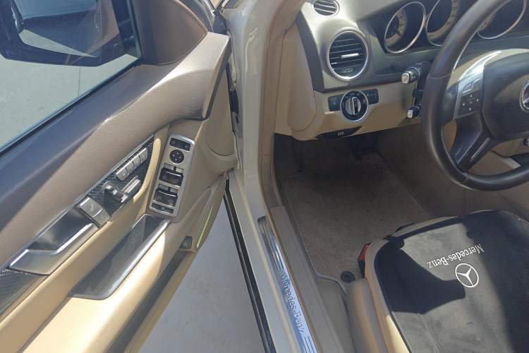 Used Mercedes-Benz C-Class 2013 C 260 CGI Elegant Model Driver Seat