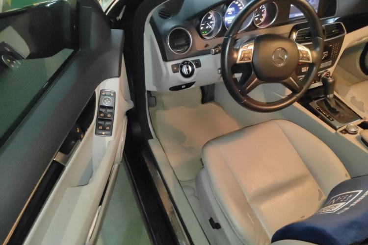 Used Mercedes-Benz C-Class 2013 C 180 Classic Grand Edition Driver Seat