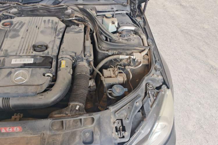 Used Mercedes-Benz C-Class 2013 C 260 CGI Elegant Model Engine Bay Left