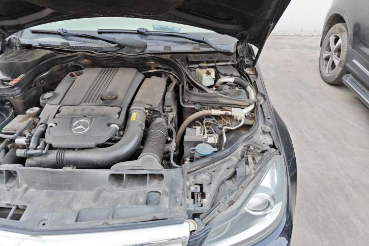 Used Mercedes-Benz C-Class 2013 C 260 CGI Fashion Model Engine Bay Left