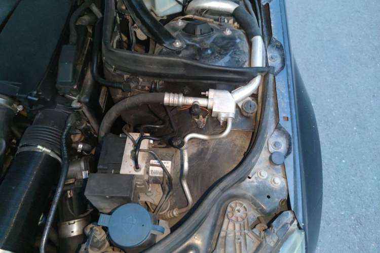 Used Mercedes-Benz C-Class 2013 C 260 CGI Fashion Model Engine Bay Left
