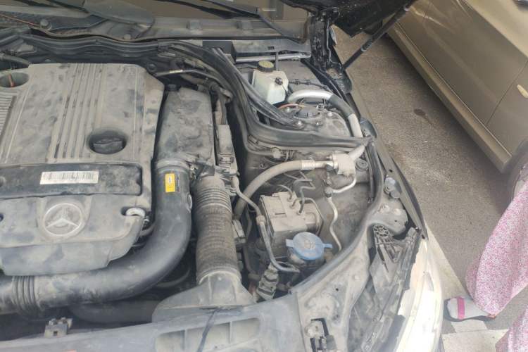Used Mercedes-Benz C-Class 2013 C 180 Classic Grand Edition Engine Bay Left