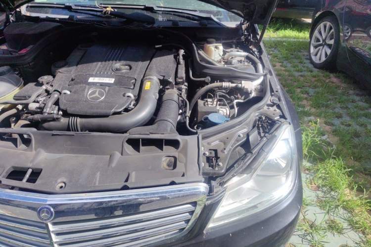 Used Mercedes-Benz C-Class 2013 C 180 CGI Classic Engine Bay Left