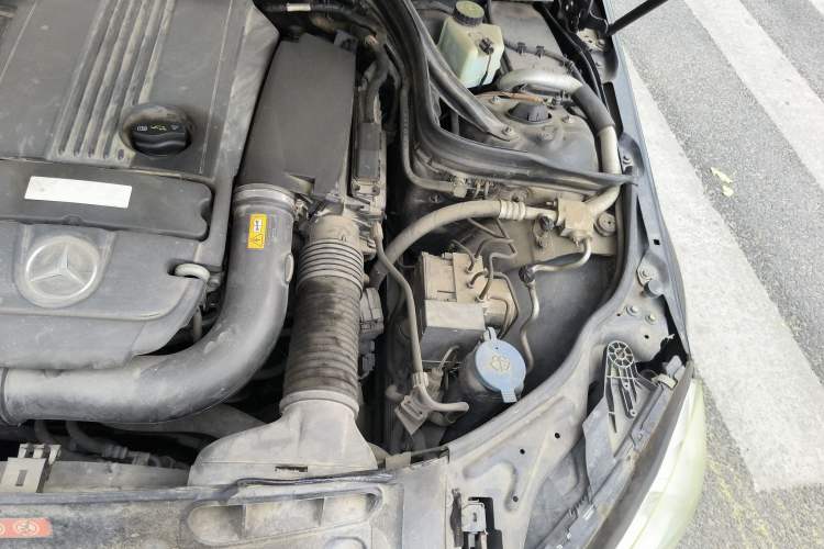 Used Mercedes-Benz C-Class 2013 C 180 CGI Classic Engine Bay Left