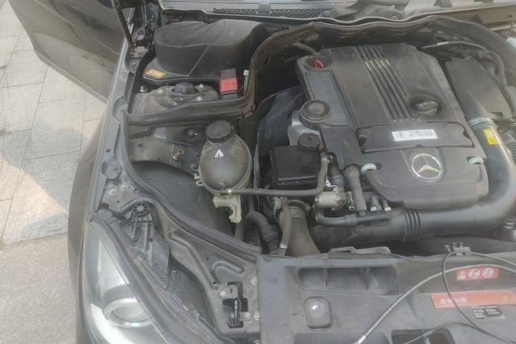 Used Mercedes-Benz C-Class 2013 C 260 Fashion Edition Grand Edition Engine Bay Right