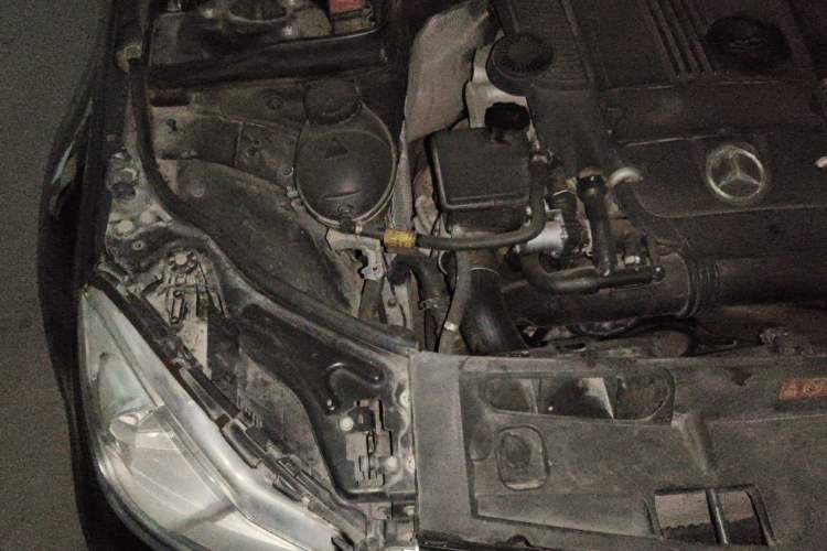 Used Mercedes-Benz C-Class 2013 C 180 CGI Classic Engine Bay Right