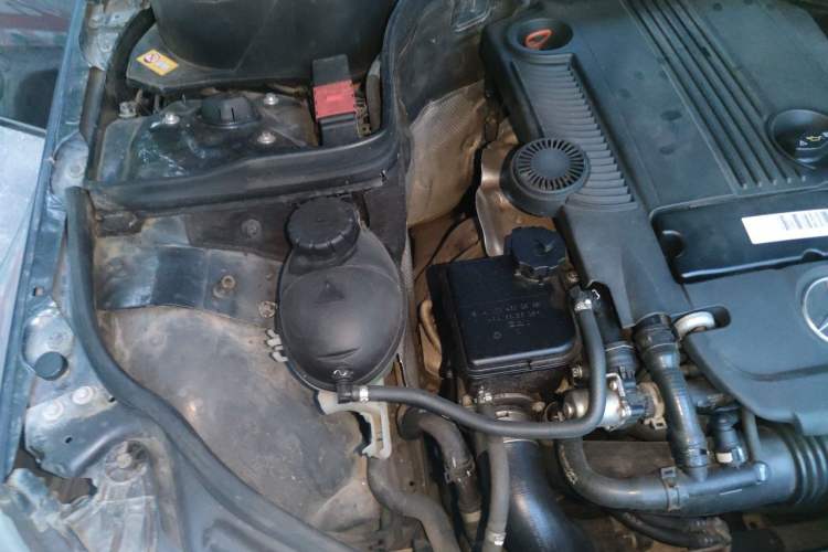 Used Mercedes-Benz C-Class 2013 C 260 CGI Fashion Model Engine Bay Right